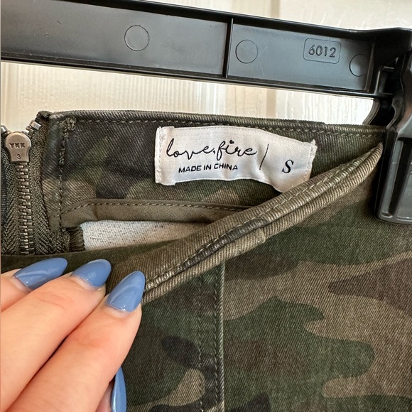 Army pattern mini skirt - Picture 2 of 3